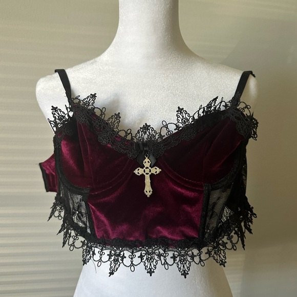 Dolls Kill Tops - Dolls Kill Widow Gothic Crop Top